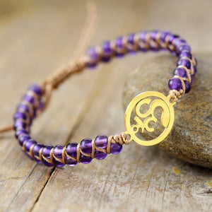 Encantamiento Divino Pulsera Amatista Om