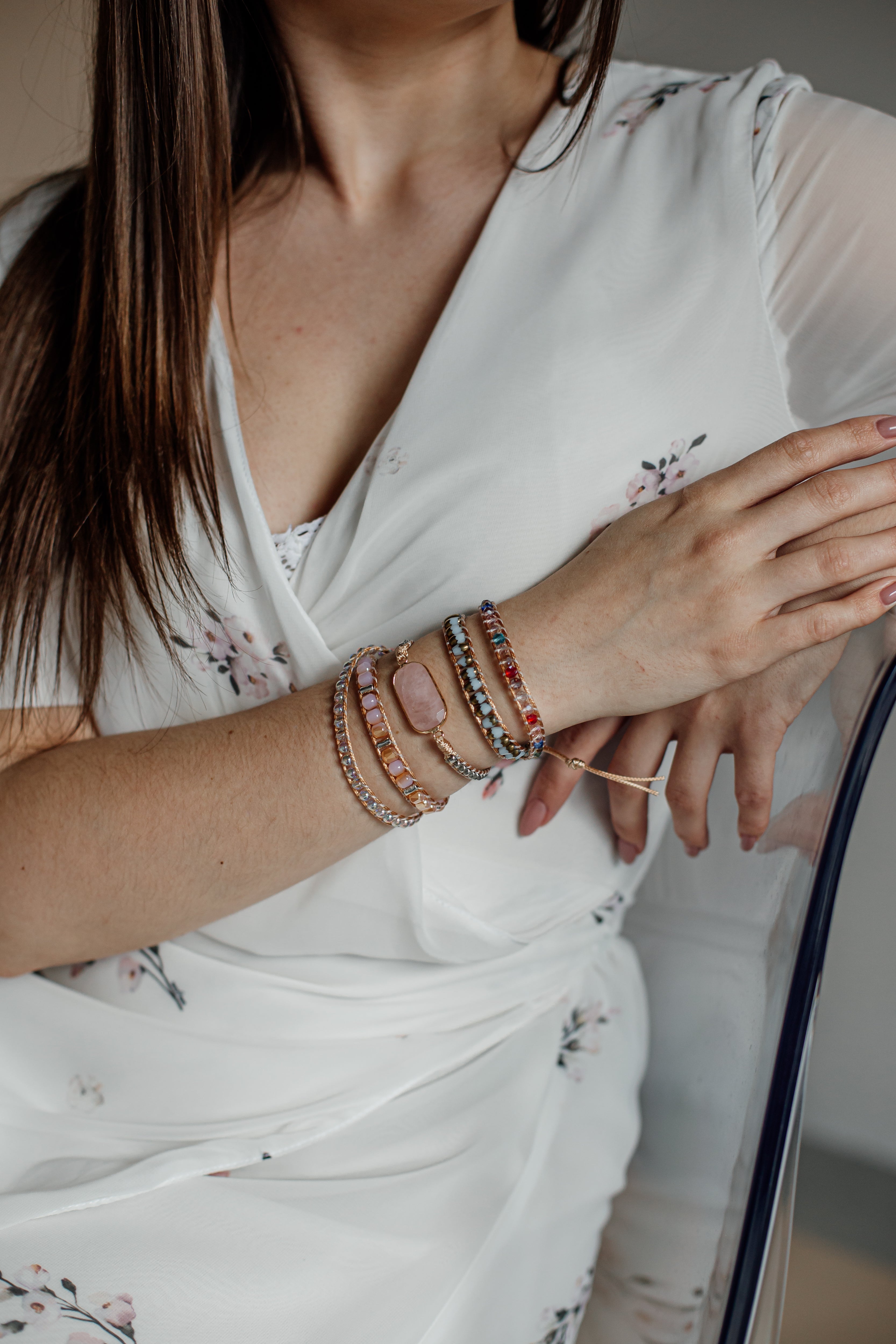 Pulsera De Cuarzo Rosa Multicapa Luz Tenue Amorosa